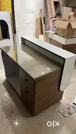 Office/reception table with 3 drawers