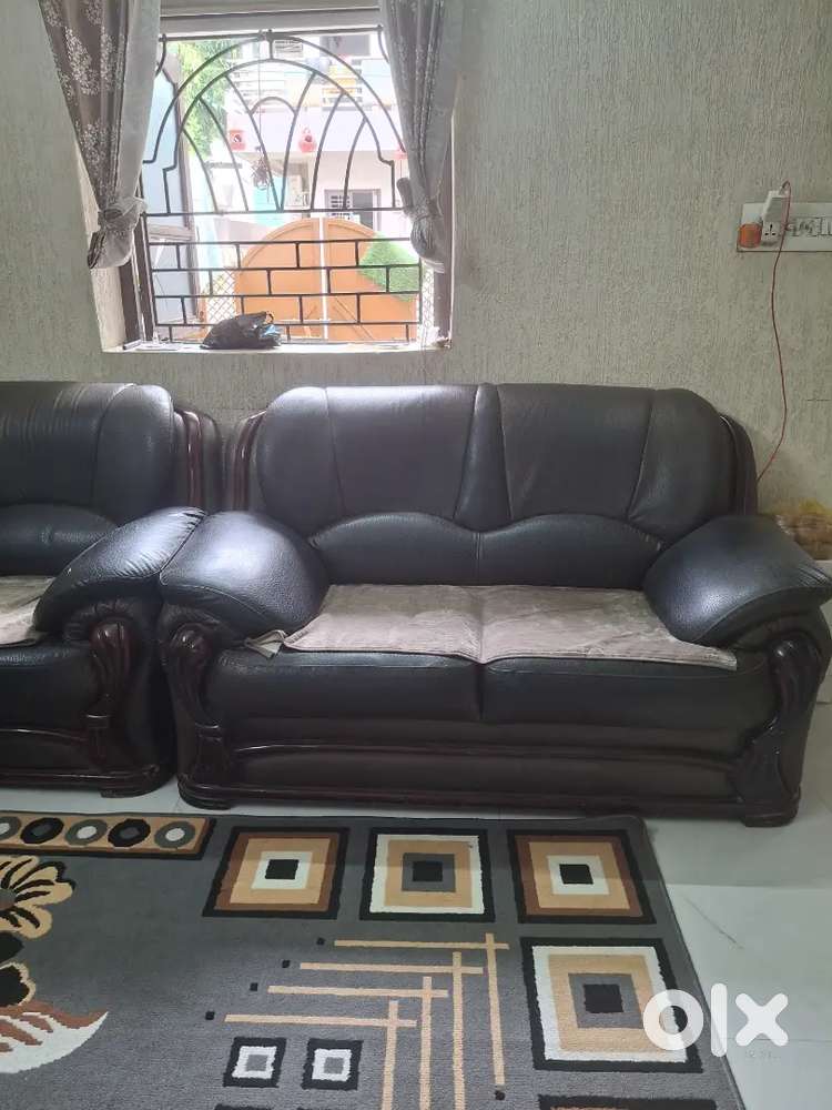 3 seater sofa + 2 seater + 2 seater total 7 seater spfa
