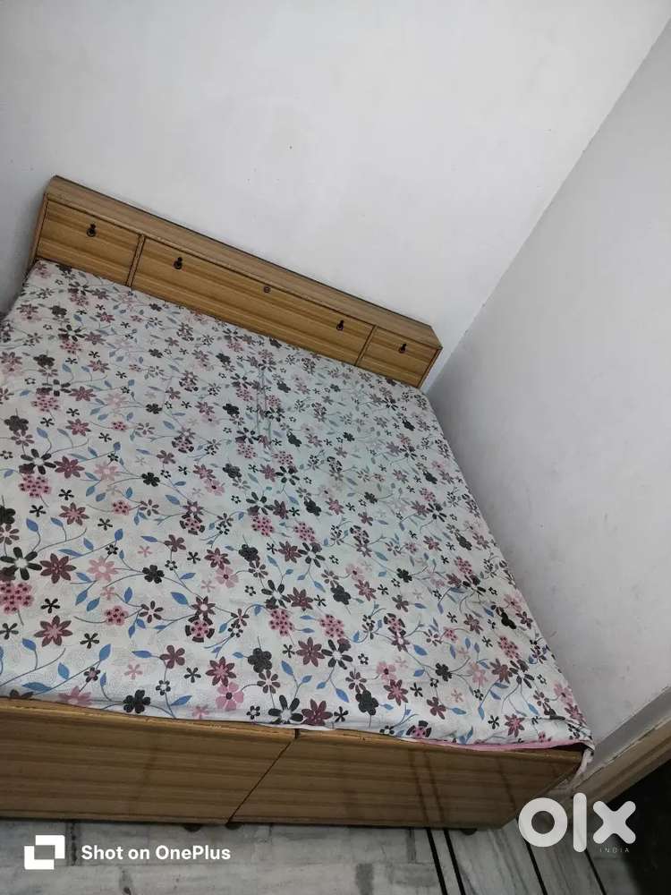 Bed for sale *Without Mattress* in good condition