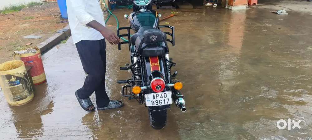 Classic 350 excellent condition Service history