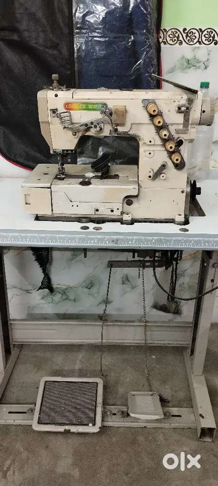 Flat lock sewing machine