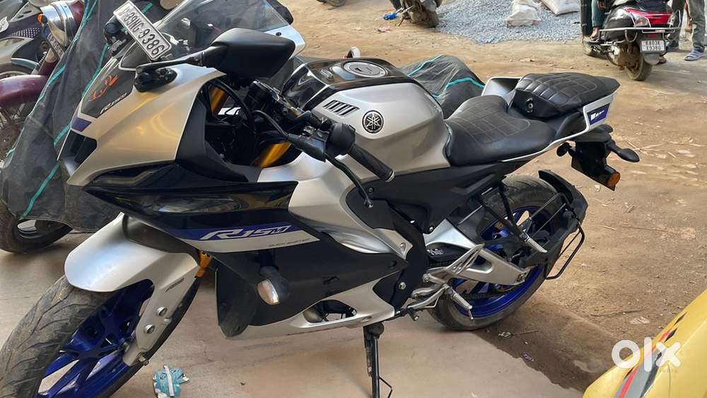 Yamaha R15 M