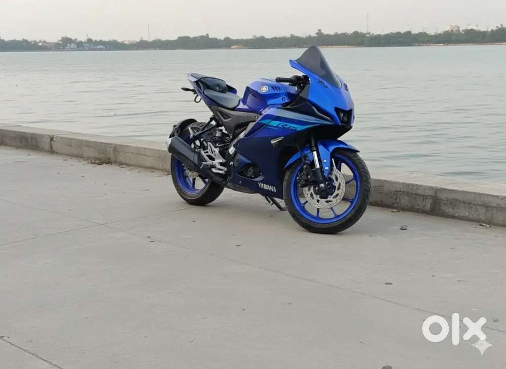 Yamaha R15 v4
