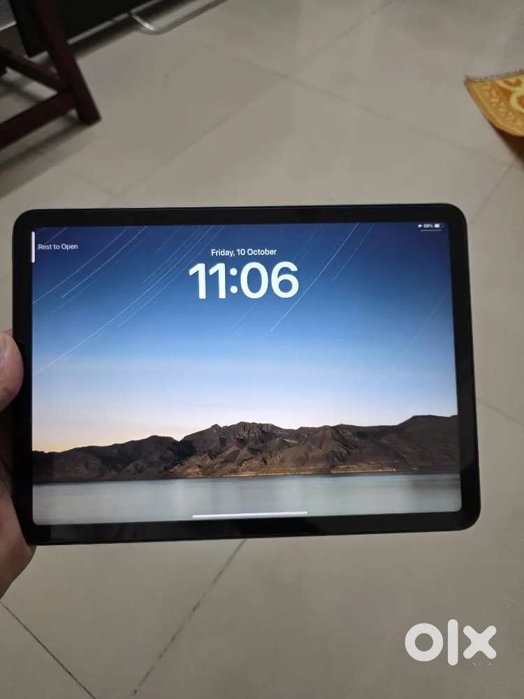 IPad air 4th aeneration, wifi 64GB with Spigen case