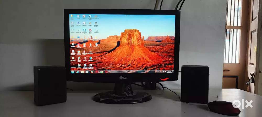 Complete PC Setup- Includes Monitor, Keyboard, Mouse, Sound system.