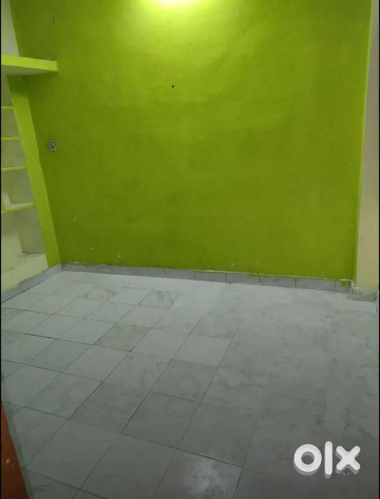 Bachelor - friendly 1 RK for rent