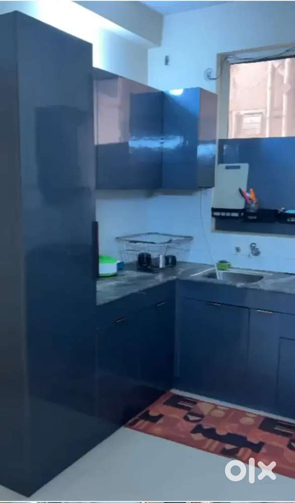 Female flatmate required