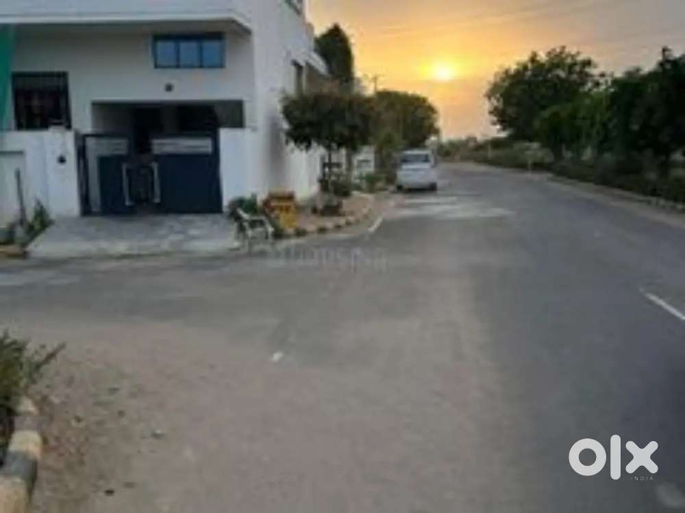 We have 100 guj to 1500 guj JDA approved plots or banglow available