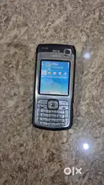 Nokia N70.