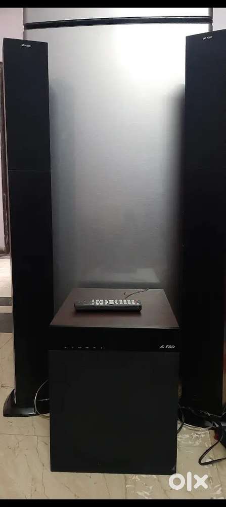F&d home theatre in wooden