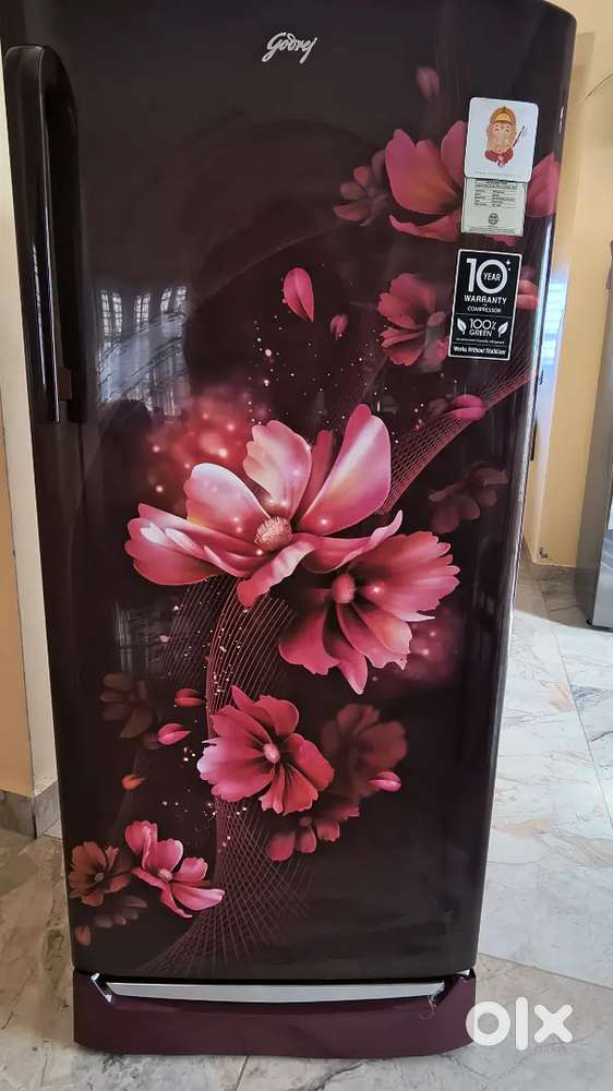 Well maintained Godrej refrigerator 180L for sale