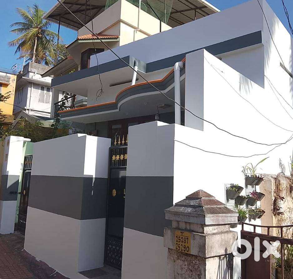 KARAMANA ( THALIYIL) 1.5 CENT 600 SQFT 1BHK HOUSE FOR SALE