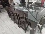 To sell dining table with 8 chairs