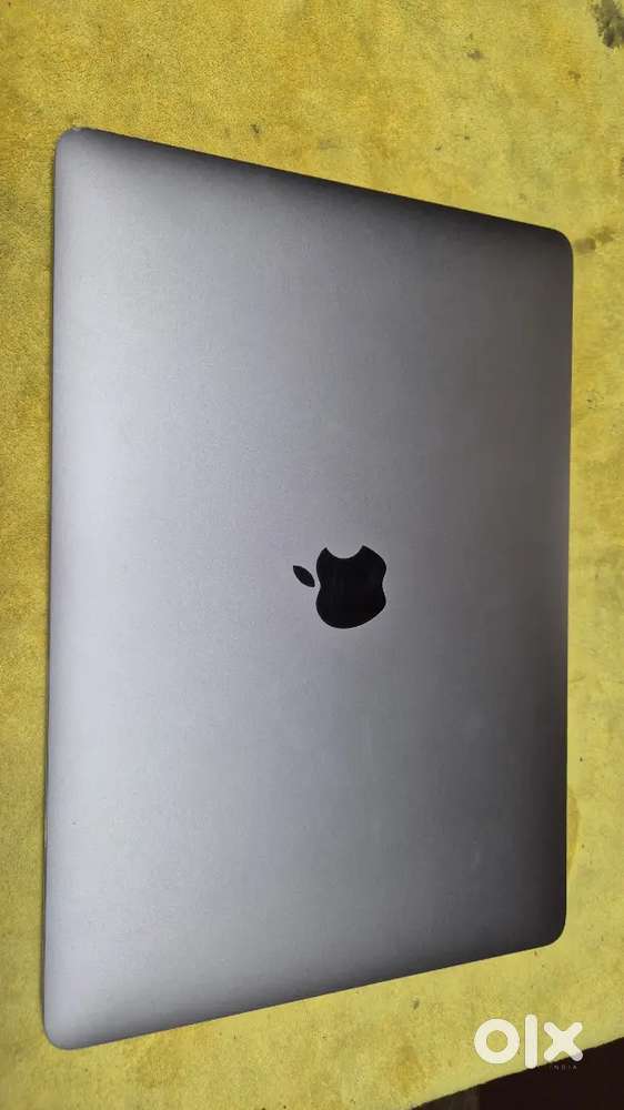 MacBook Pro 13-inch M1  8GB Ram 512GB SSD