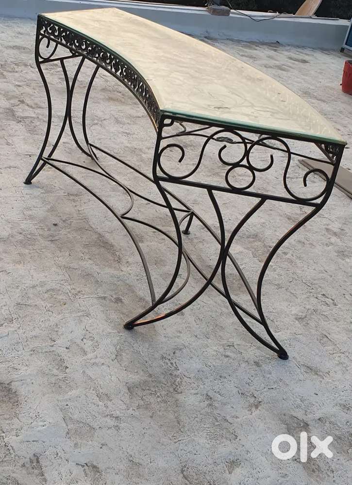 Counter and seater wraught iron.