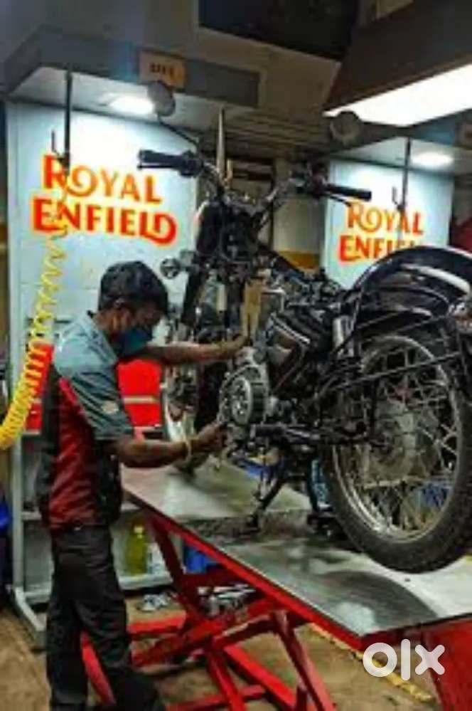 Two wheeler mechanic