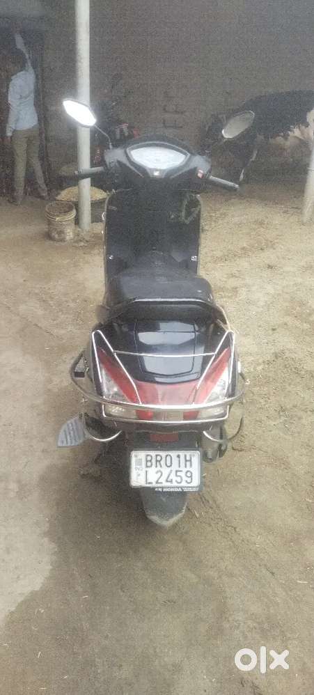 बेचना है बेचना है