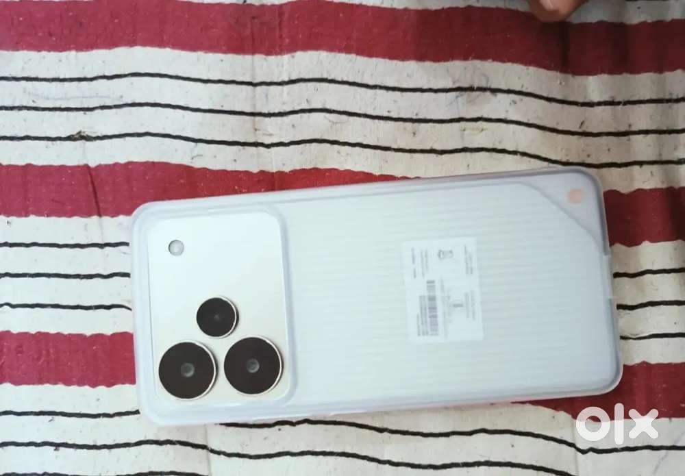 Realme P4(8/128) phone 24/09/2025 ko liya gya h