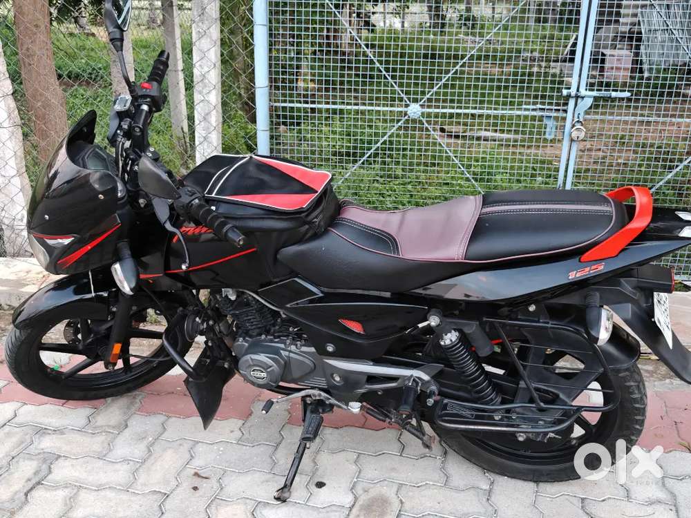 PULSER 125