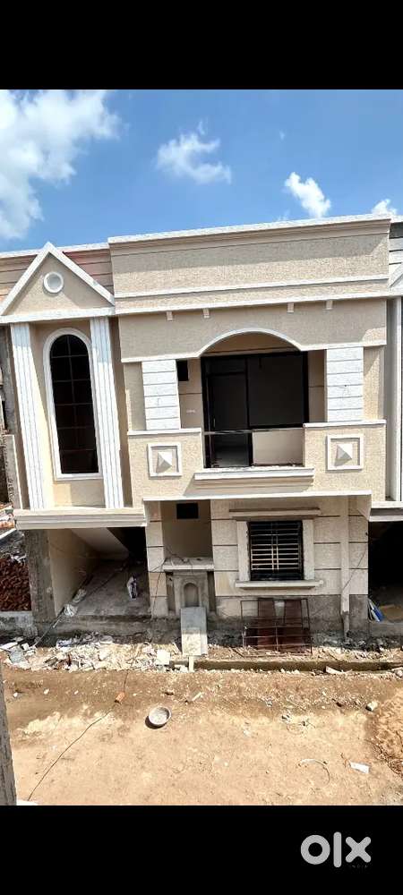25×40 SEMI DUPLEX HOUSE IN GATED TOWNSHIP