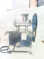 Meat Mincer with 1 HP Motor (No. 22/32) Capacity 100/150 Kg/Hr