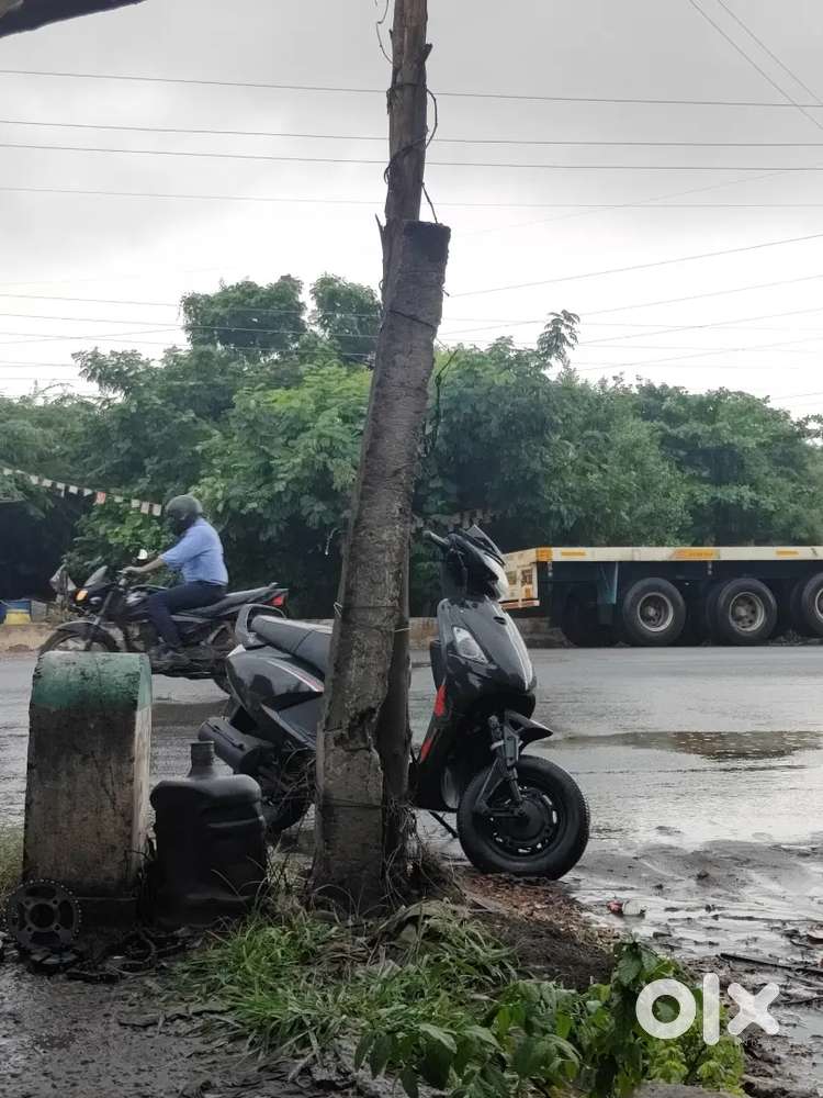 Is good condition scooty and stylish and new battery with warranty