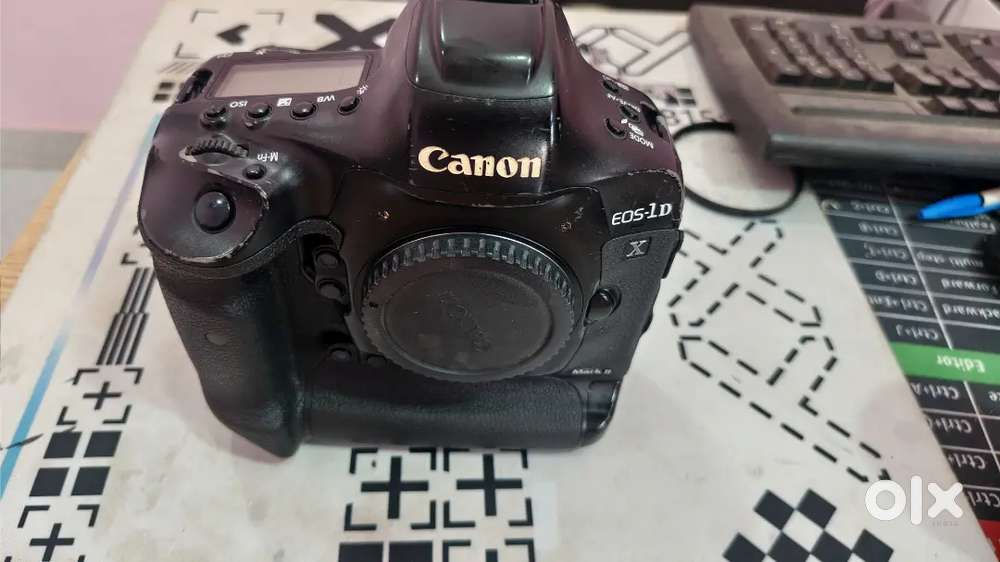 Canon 1DX M-2 Full Frame Profesional Camera Body in Genuine condition