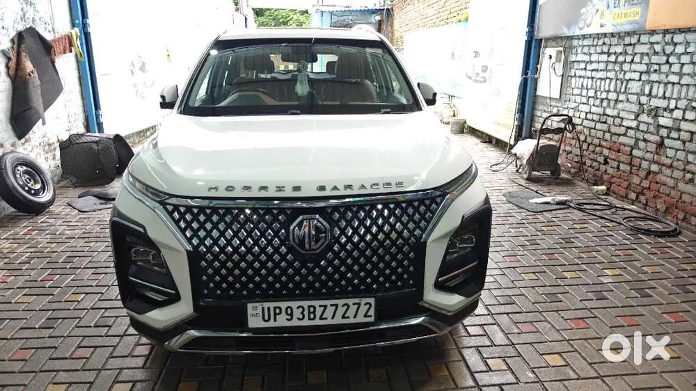 MG Hector Plus 2023 7 Seater