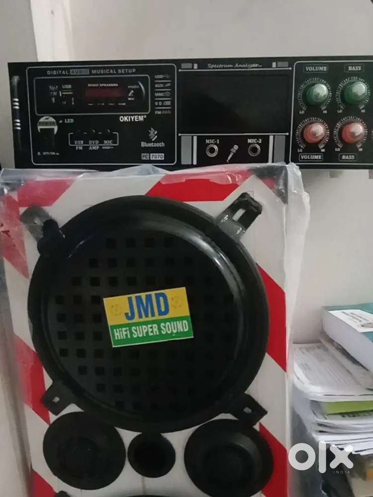 Amplifier and speaker in new condition.