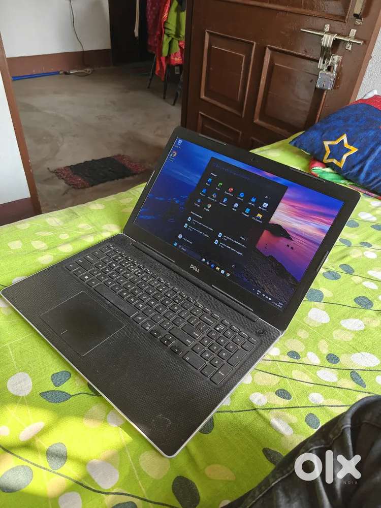 Dell Inspiron laptop 1TB HDD and 4gb ram windows 11