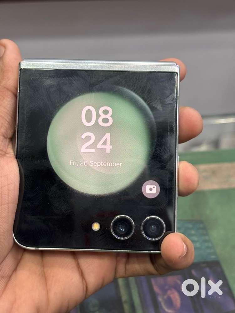 Z Flip 5 great condition