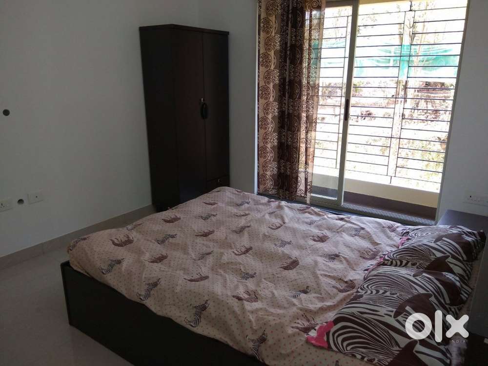 3bhk semifinished flat available for rent