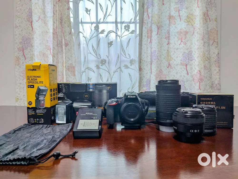 Nikon D5600 and Accessories in mint condition