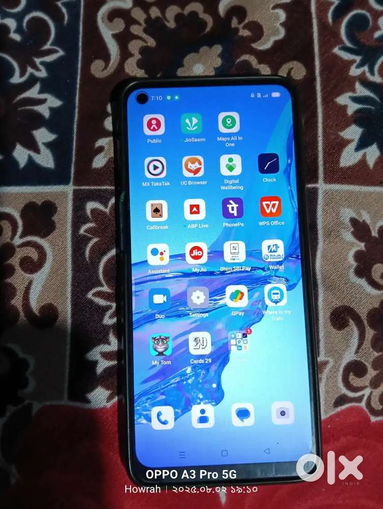 urgent sale 1 year old mobile phone