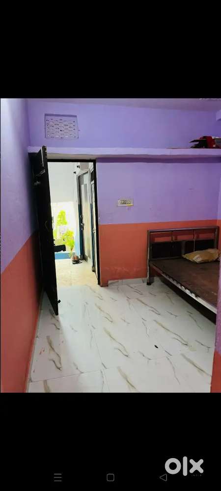 1 bhk room available near income tax kidwaipuri