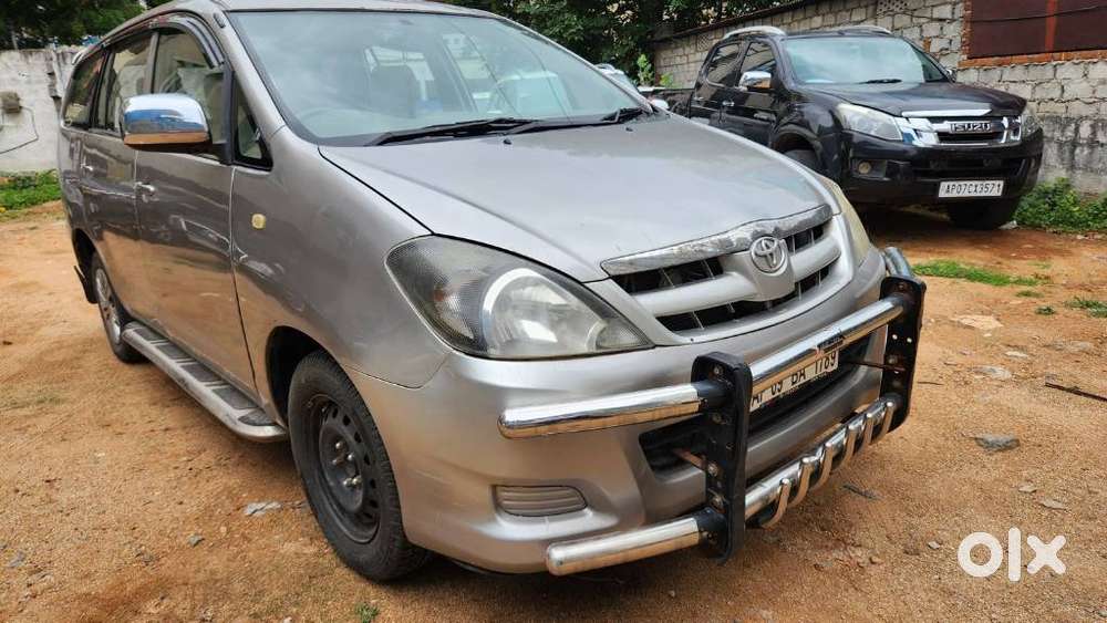 Toyota Innova 2.5 G (Diesel) 8 Seater, 2005, Diesel