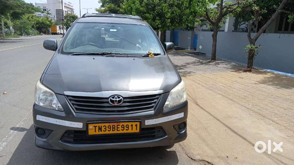 INNOVA MAXI CAB  2012 - MODEL
