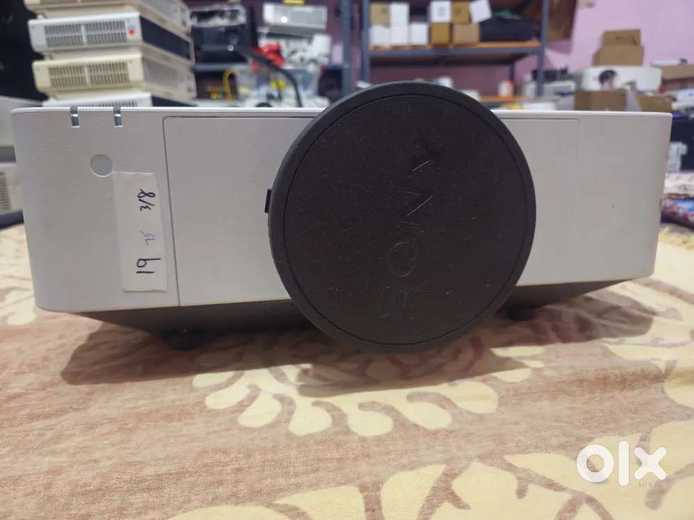 SONY LASER HOME CINEMA BIG SCREEN PROJECTOR  6100 ANSI LUMINENCE