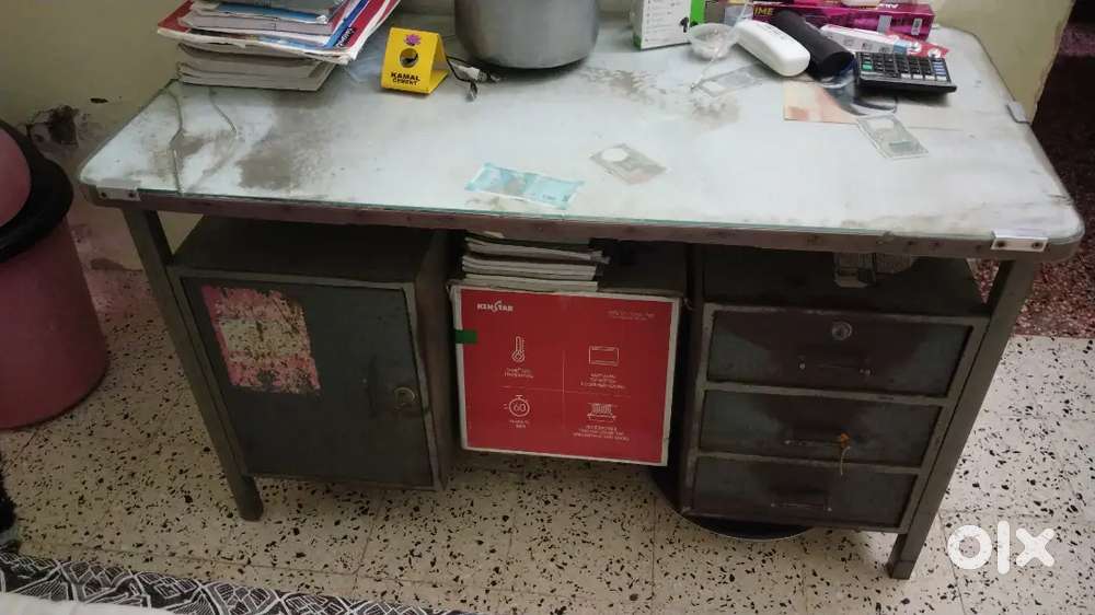 office table (metal)