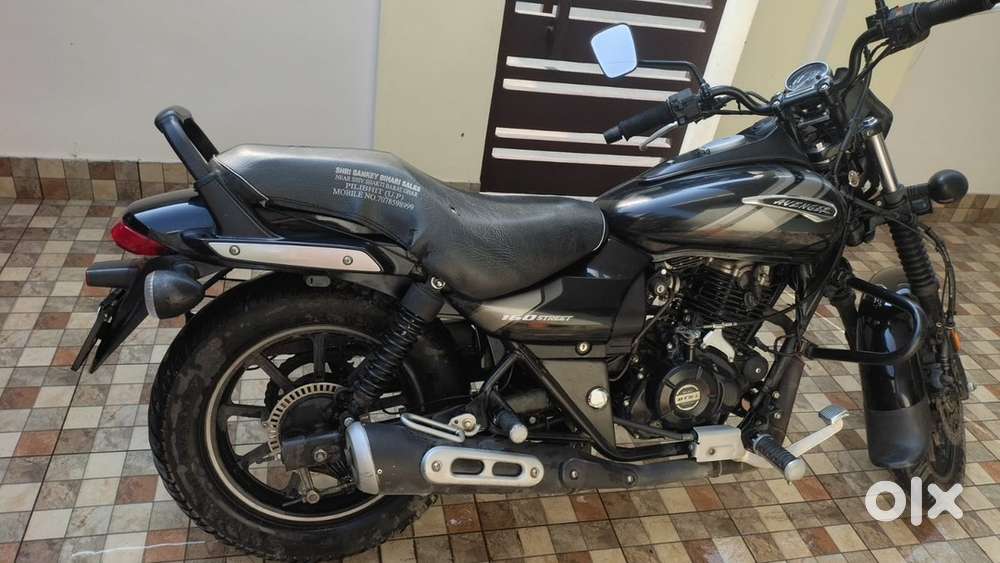 Bajaj avenger 160cc black. First owner
