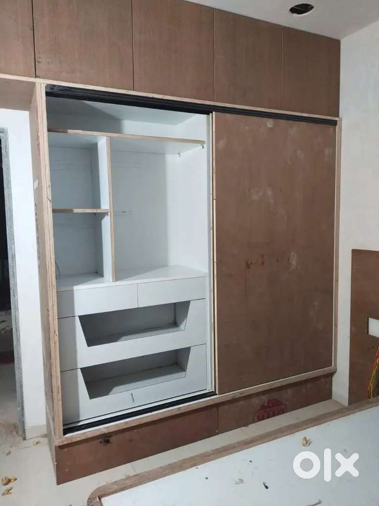 फलेट बंगलो ओफिस में वुडन फर्नीचर ओर ओल वकॅ समाधान