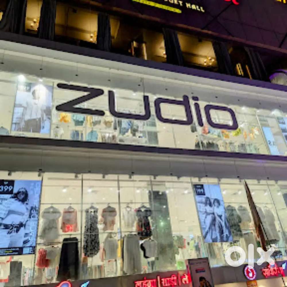 WE HIRING MALE AND FEMALE STAFF IN SHOPPING MALL..