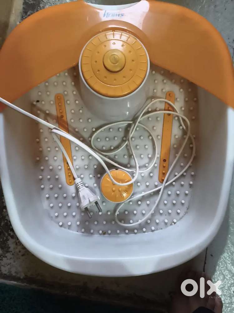 Foot massager and foot washer