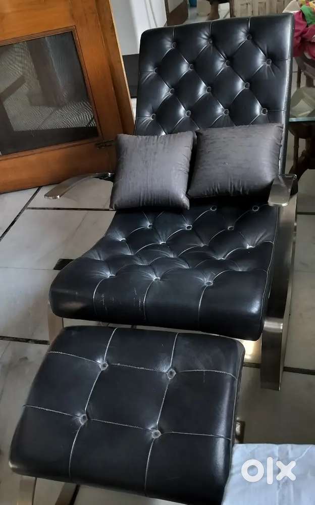 Black Resting chair