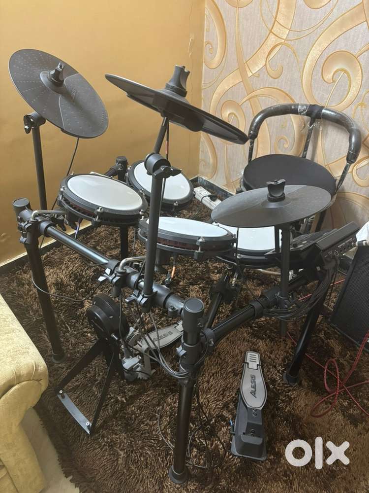 Alesis Nitro Max Electric Drum Kit - Excellent Condition