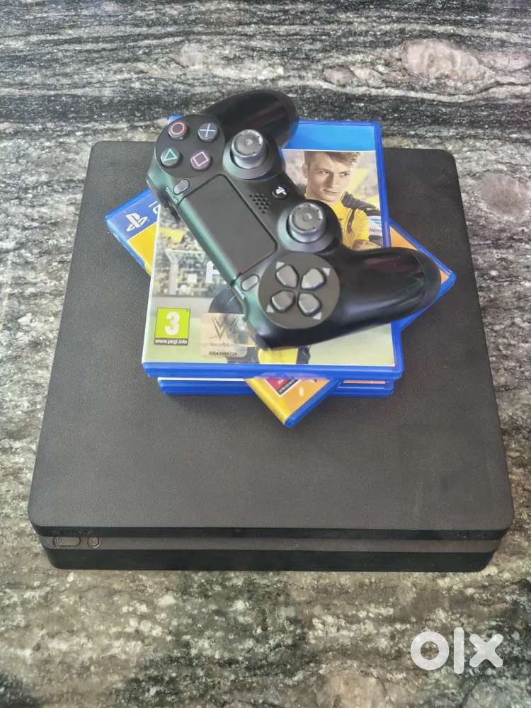 PS4 Slim 1TB + 3 Games – Full Set in Excellent Condition