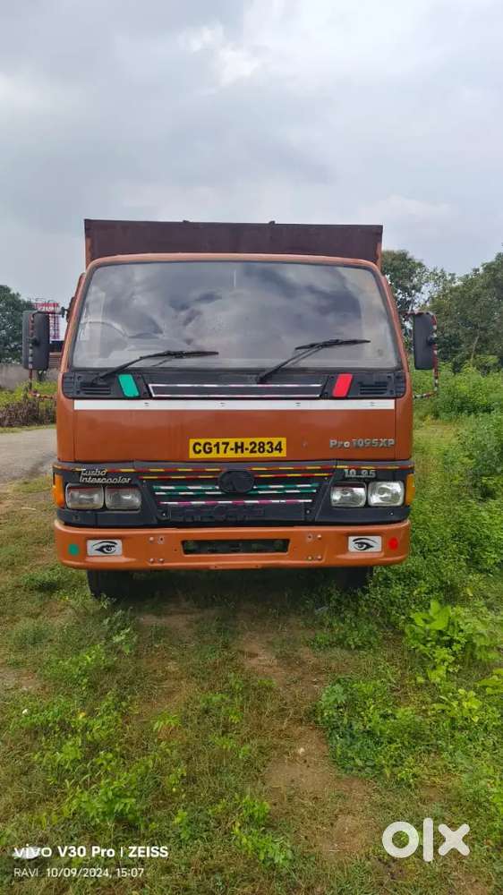 Mazda truck dala 17 feet