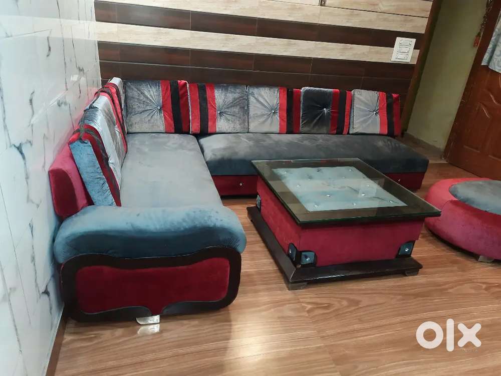 8 seater luxery sofa  full set with  table for sale