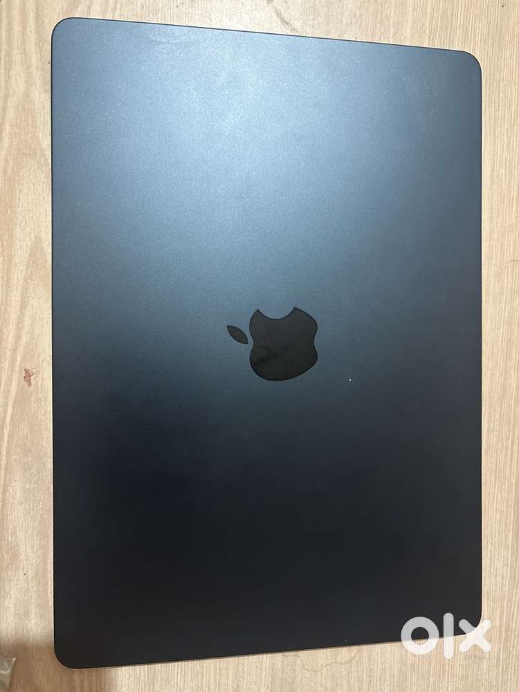 Apple Macbook-M3 -2025