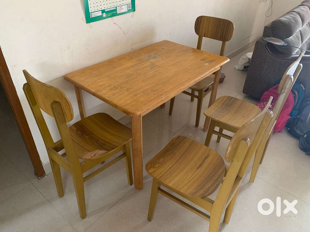 Dinng Table & Sofa
